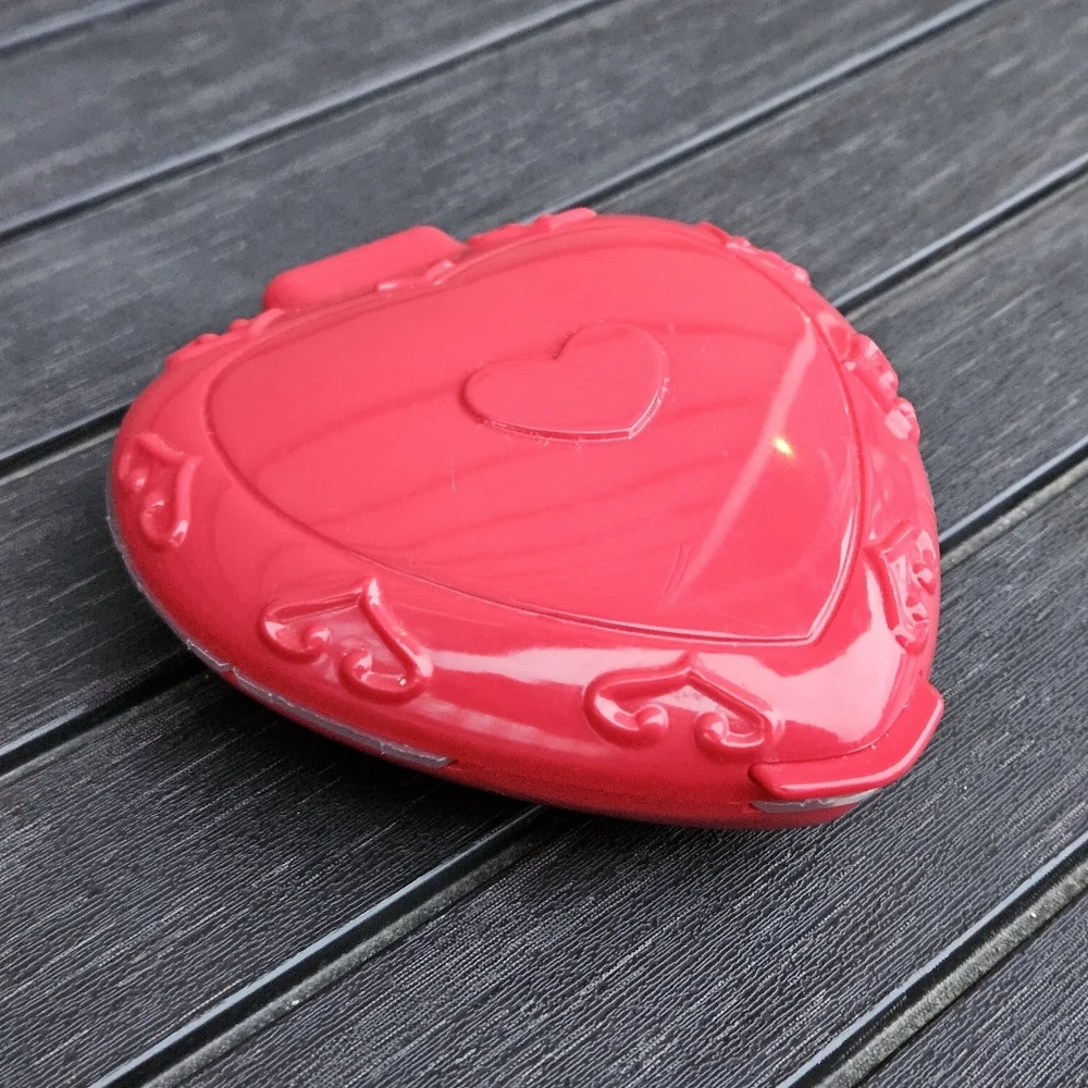 Rare AVON Heart-Shaped Red Plastic Weekly Pill Vitamin Organizer With Mirror VTG